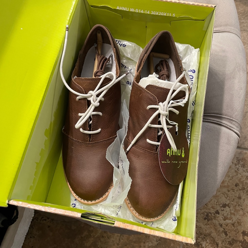 Ahnu Emery Oxford Shoes- NEW IN BOX 👞 Color: Corduroy/Brown Size: 8